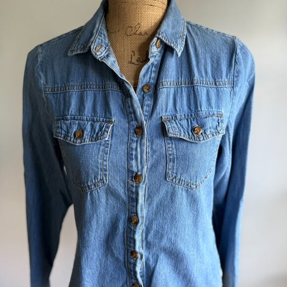 Forever 21 – Premium Denim Button-Down Chambray Shirt – Size S - Picture 4 of 7
